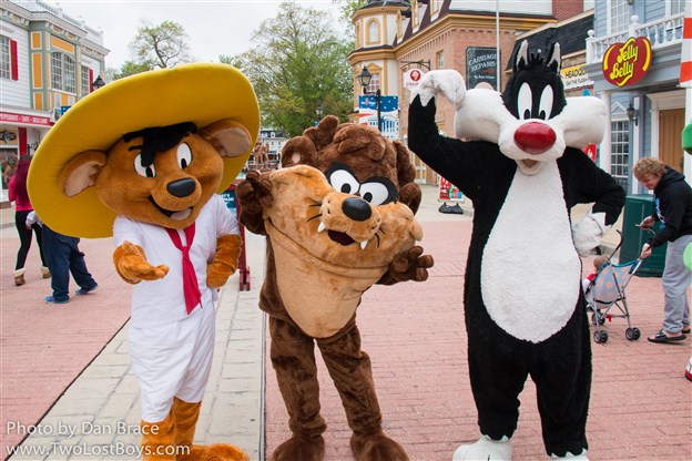 six flags characters under fontanacountryinn com six flags characters