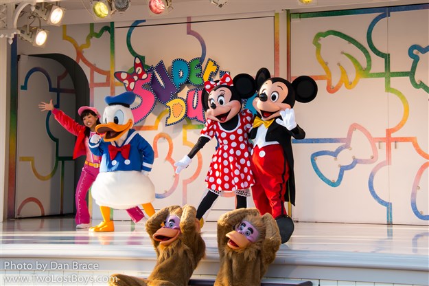 Details about   Tokyo Disney Resort Button TDL Christmas Fantasy 2014 Mickey Minnie 
